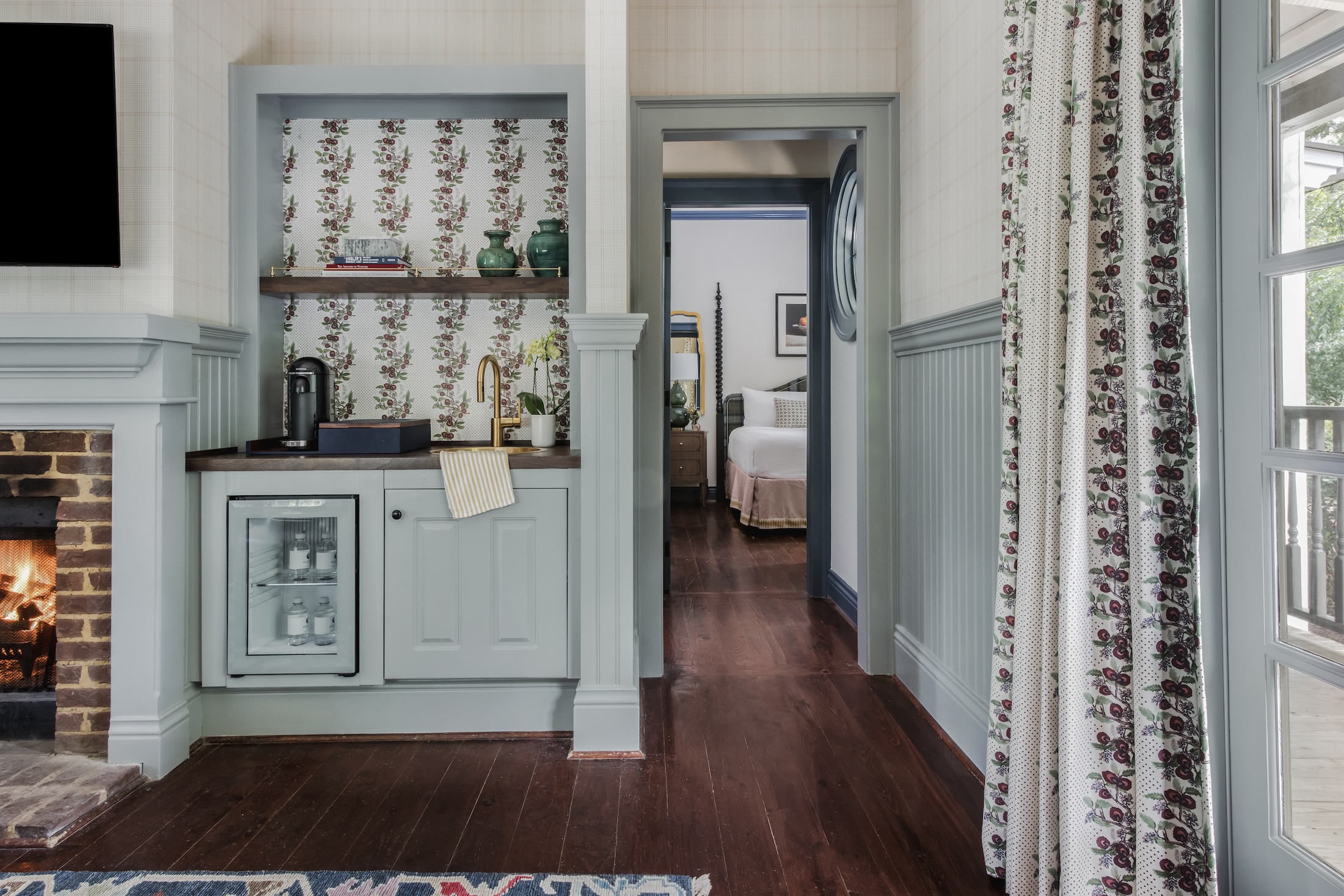 The coffee and mini-fridge area of Cottage Suites at Barnsley Resort.